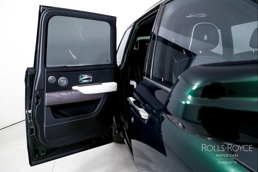2026 ROLLS-ROYCE CULLINAN SUV — миниатюра 29
