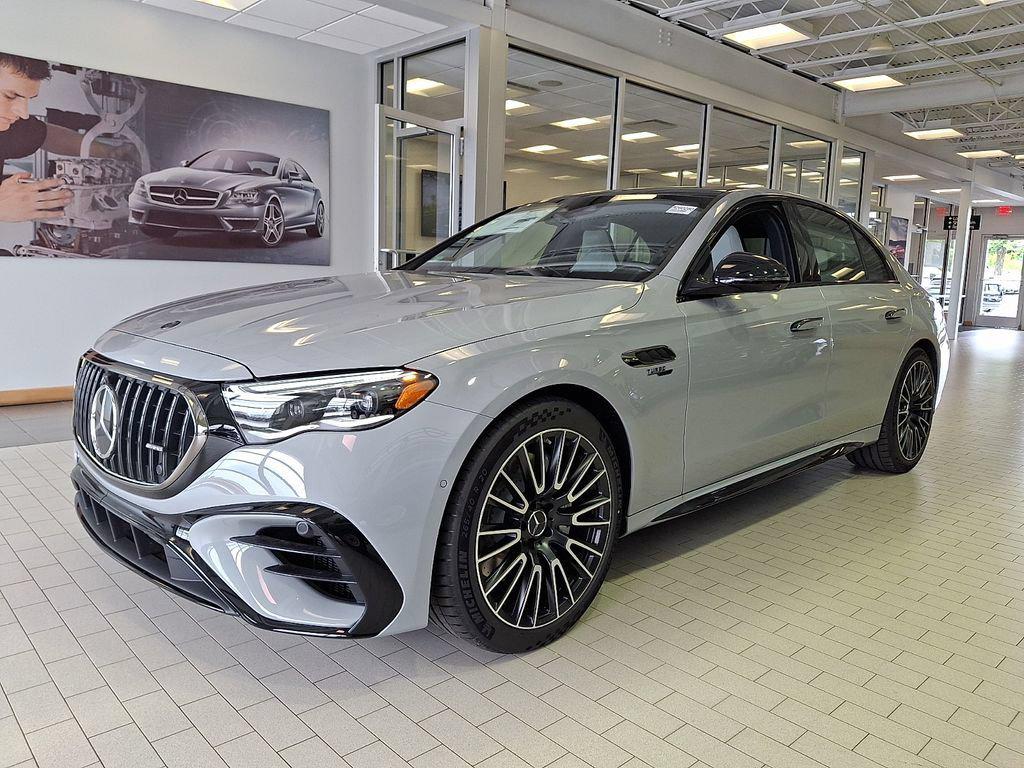 2026 Mercedes-BENZ AMG E 53 E 4MATIC+ — миниатюра 32