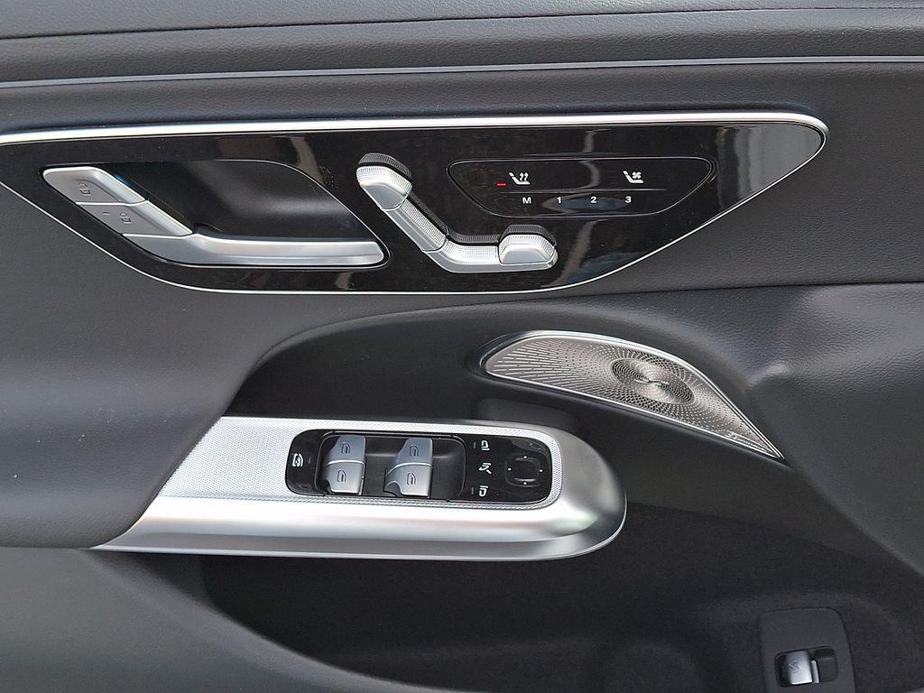 MERCEDES-BENZ E-CLASS - 9