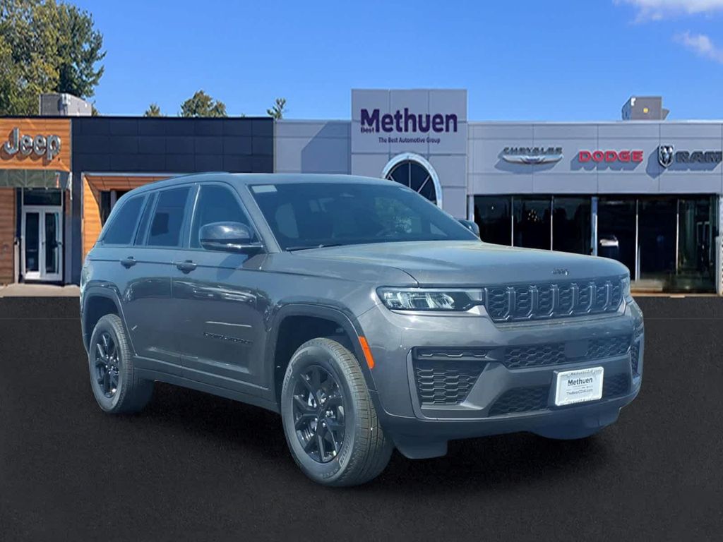 New 2026 Jeep Grand Cherokee Altitude