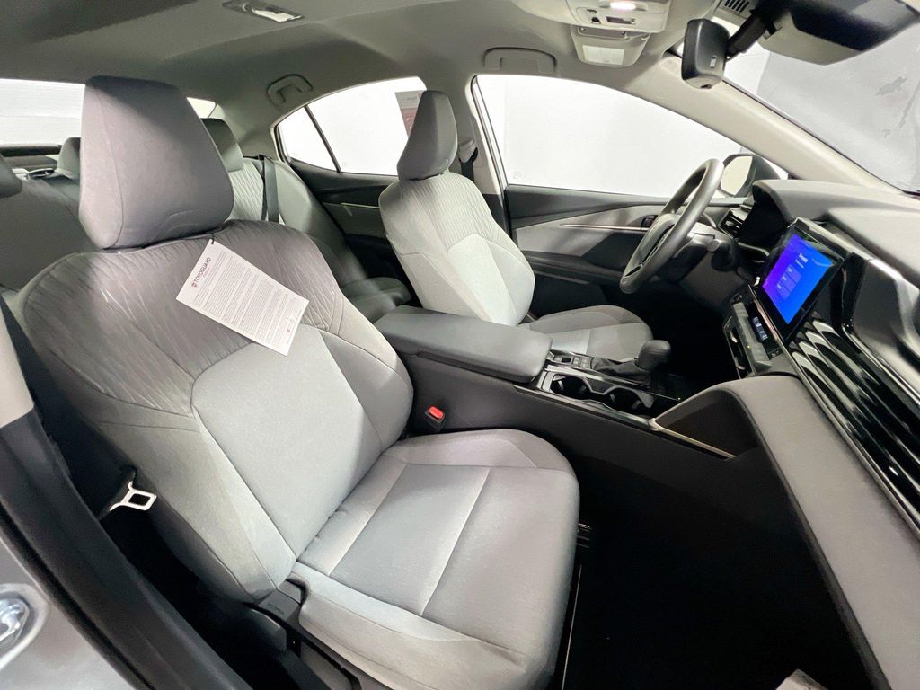 2026 Toyota CAMRY LE — миниатюра 27