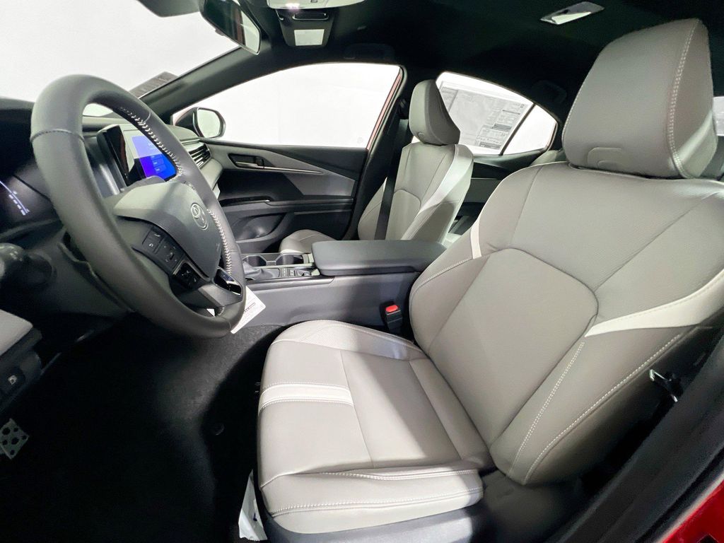 2026 Toyota CAMRY SE thumbnail 12