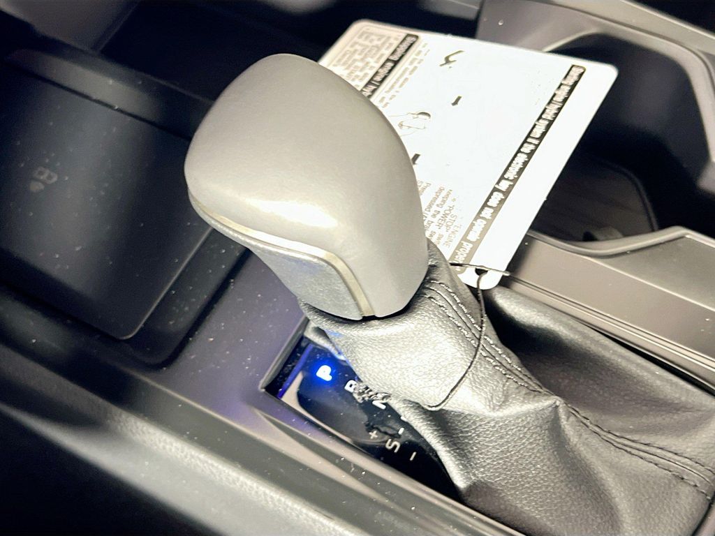 2026 Toyota CAMRY SE thumbnail 21
