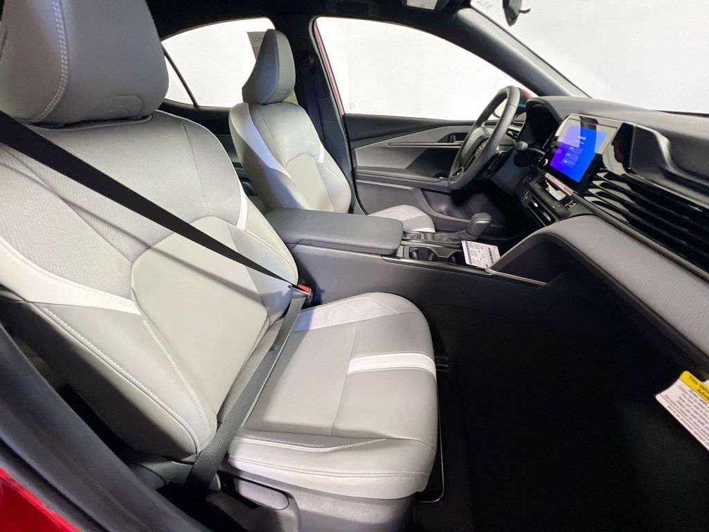 2026 Toyota CAMRY SE thumbnail 27