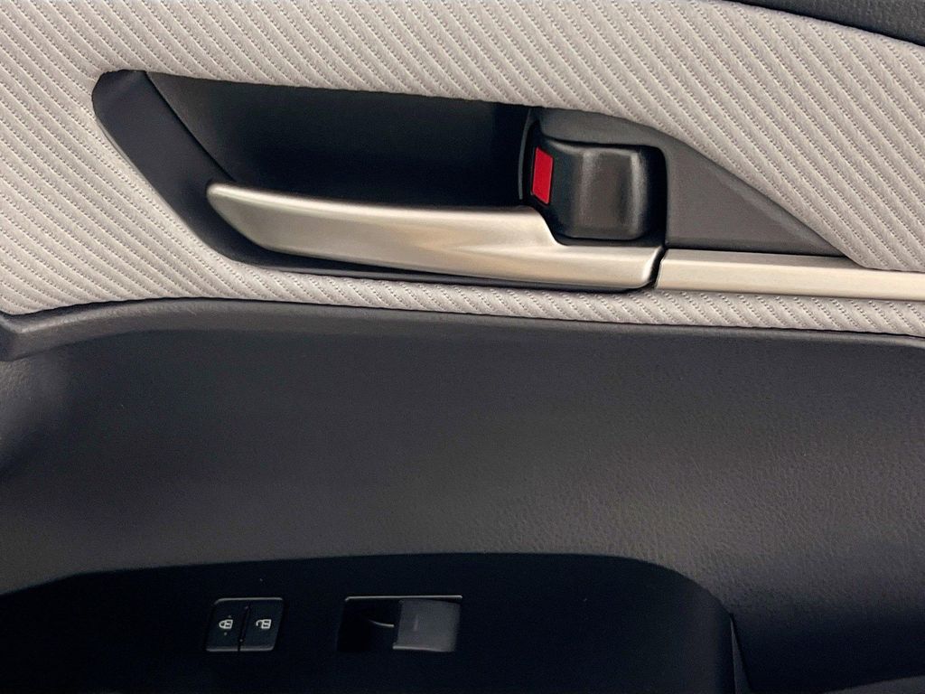 2026 Toyota CAMRY SE 缩略图 28