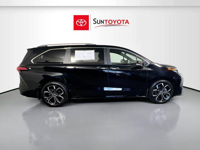 TOYOTA SIENNA - 2