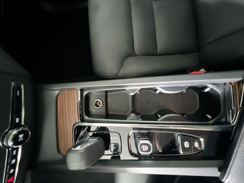 2024 Volvo XC60 RECHARGE PLUG-IN HYBRID T8 PLUS DARK THEME 缩略图 22