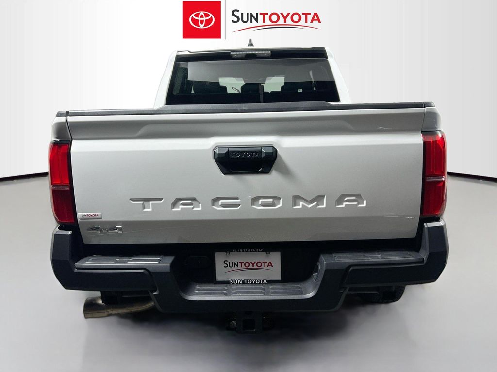 صورة 4 لـ 2025 Toyota TACOMA SR