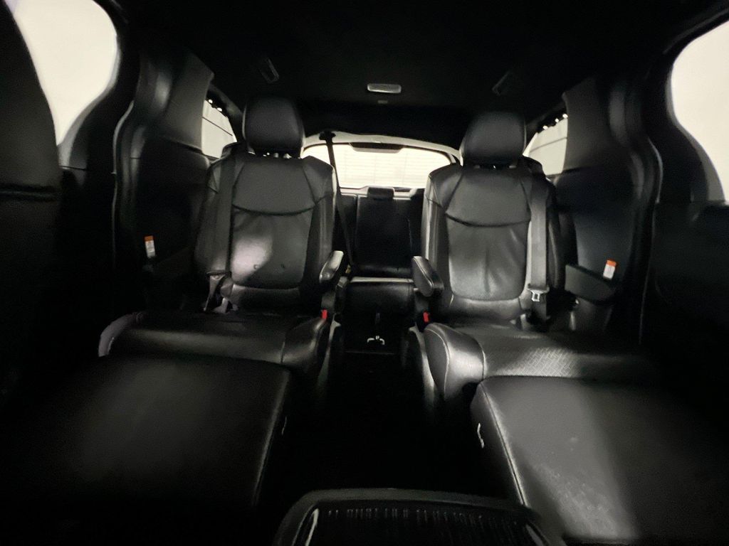 صورة مصغرة 29 لـ 2025 Toyota SIENNA PLATINUM