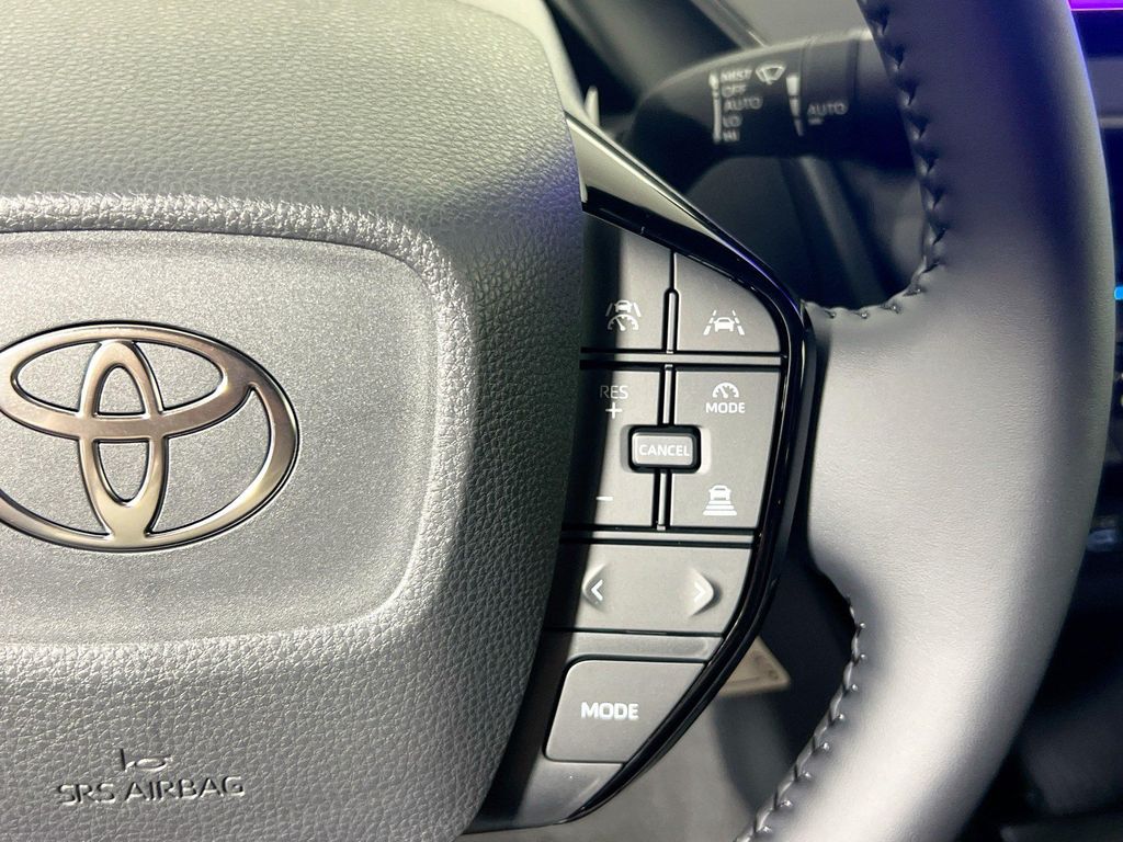 صورة مصغرة 17 لـ 2026 Toyota PRIUS XLE