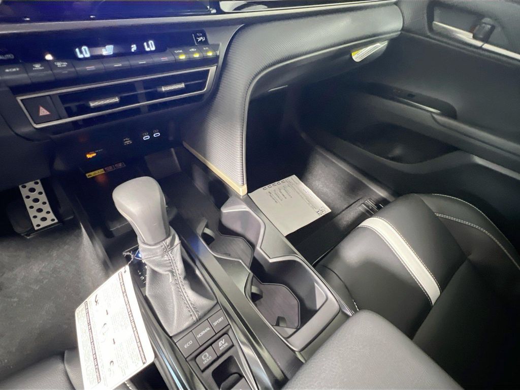 2026 Toyota CAMRY SE — миниатюра 22