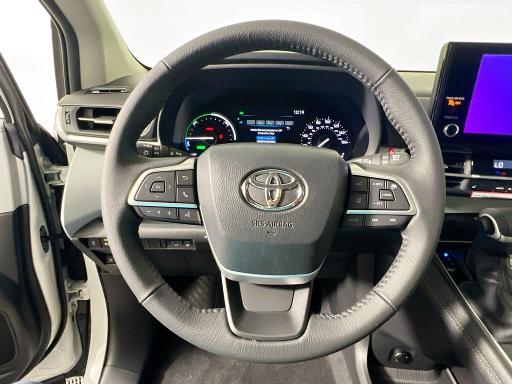 صورة مصغرة 15 لـ 2026 Toyota SIENNA XLE