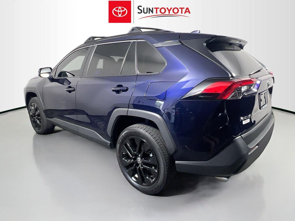 2025 Toyota RAV4 XLE PREMIUM — фото 5