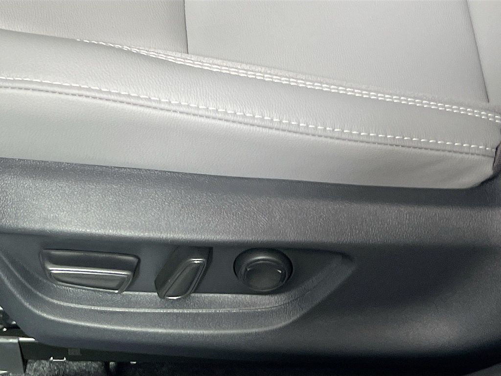2026 Toyota CAMRY SE — миниатюра 13