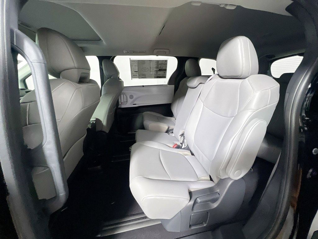 2025 Toyota SIENNA XLE 缩略图 25