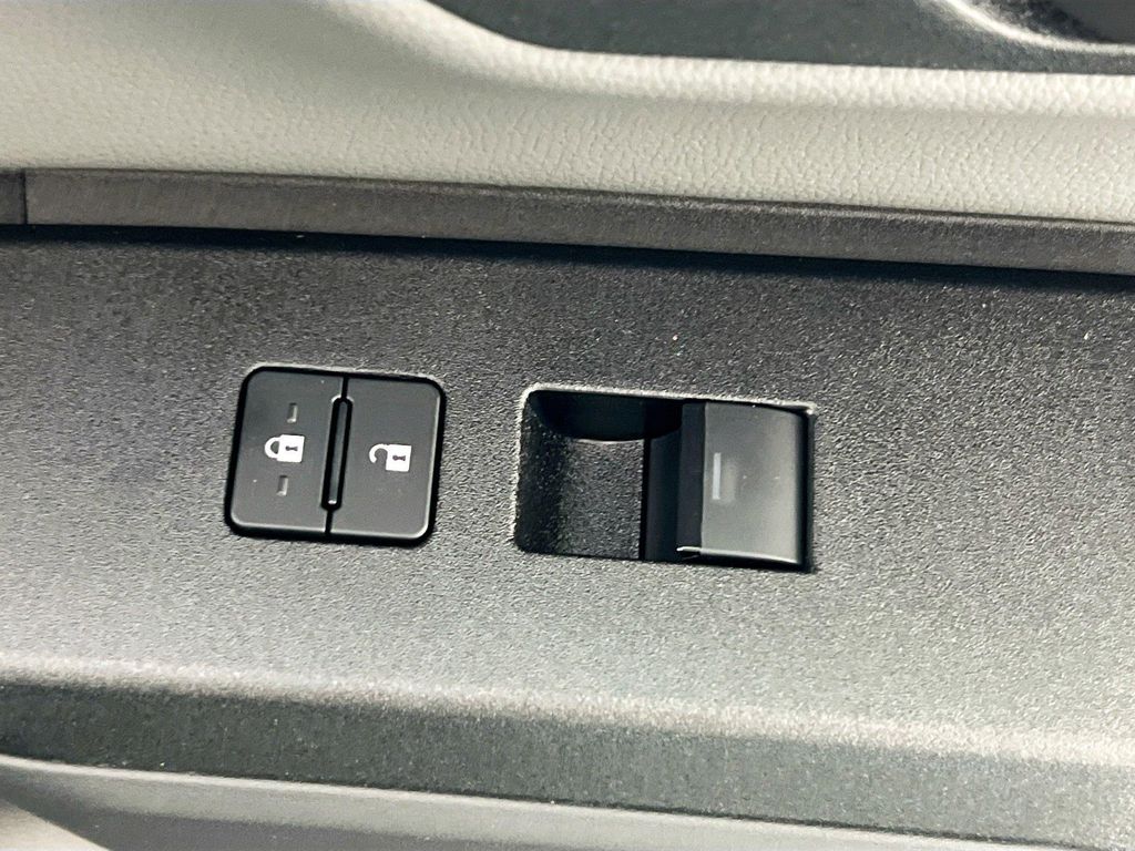 صورة مصغرة 28 لـ 2026 Toyota RAV4 XLE PREMIUM