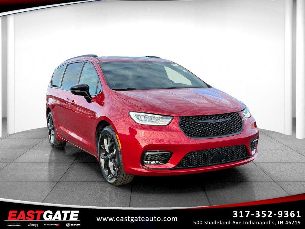 New 2026 Chrysler Pacifica Limited