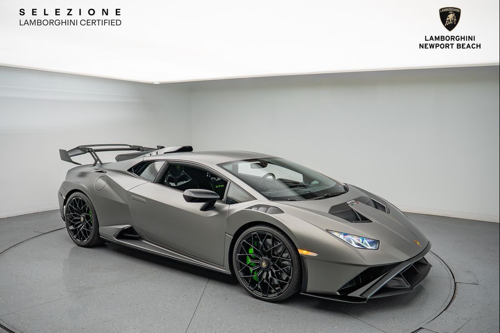 2023 Lamborghini Huracan STO