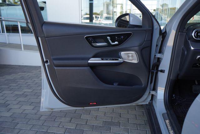 2026 Mercedes-BENZ GLC — миниатюра 13