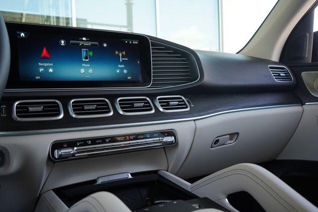 2026 Mercedes-BENZ GLE — миниатюра 18