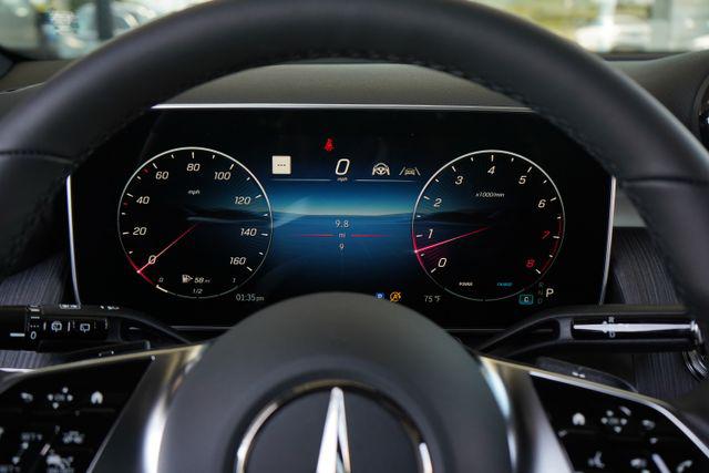 2026 Mercedes-BENZ GLC — миниатюра 15