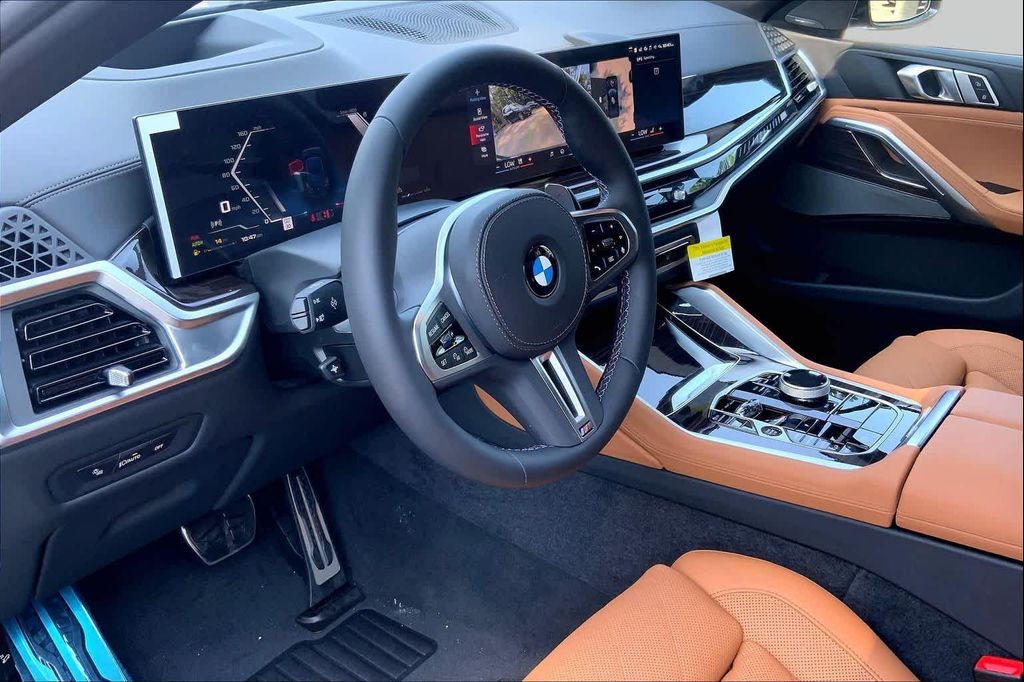 2027 BMW X6 M60I photo 8