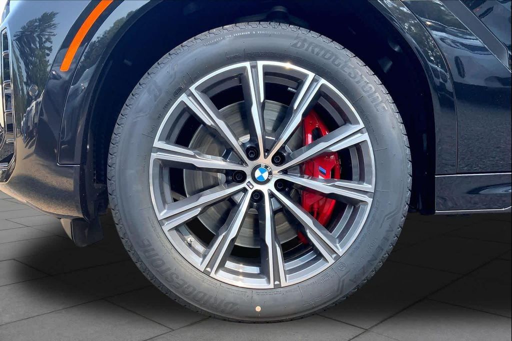 صورة مصغرة 11 لـ 2027 BMW X6 M60I