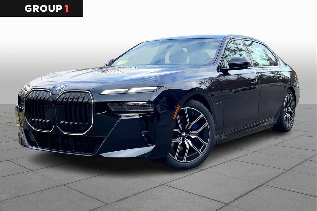New 2026 BMW 750e i xDrive