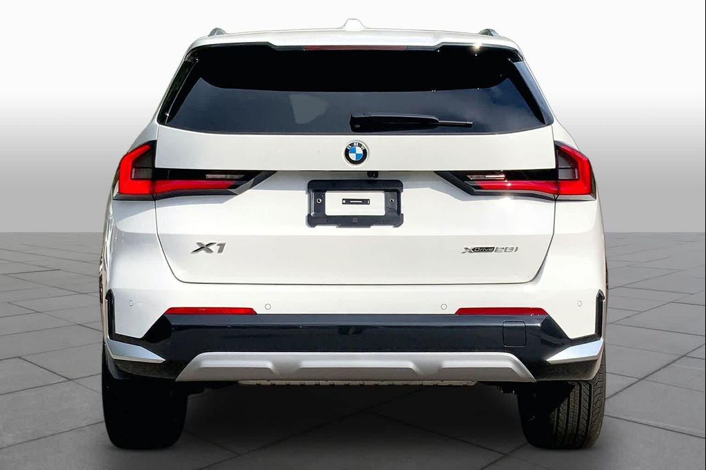 صورة 4 لـ 2026 BMW X1 XDRIVE28I