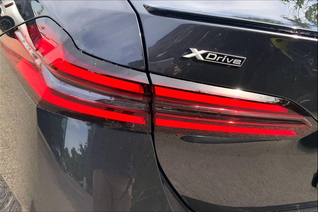 صورة مصغرة 14 لـ 2027 BMW 530 XDRIVE