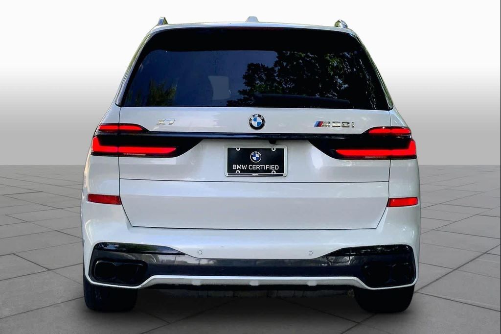 2025 BMW X7 M60I — фото 4