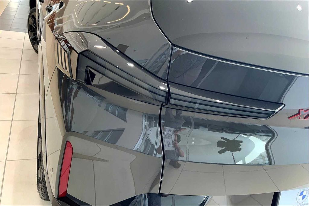 2026 BMW XM LABEL 缩略图 14