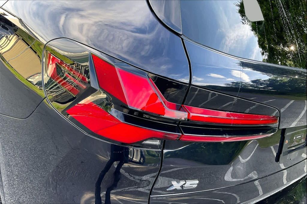 صورة مصغرة 27 لـ 2025 BMW X5 M60I