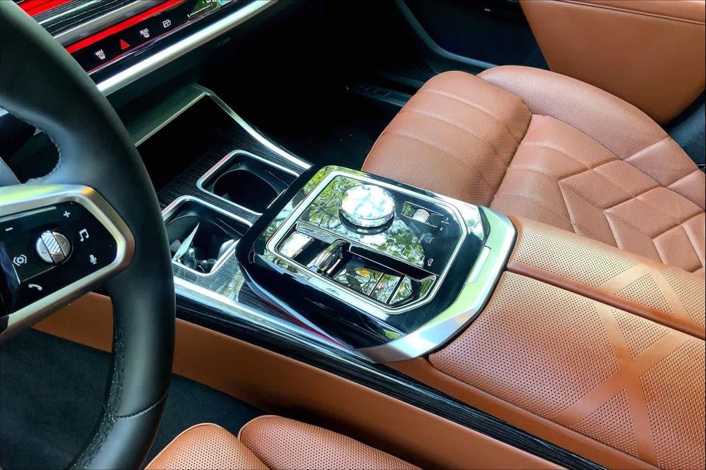 2023 BMW 740 I — миниатюра 16