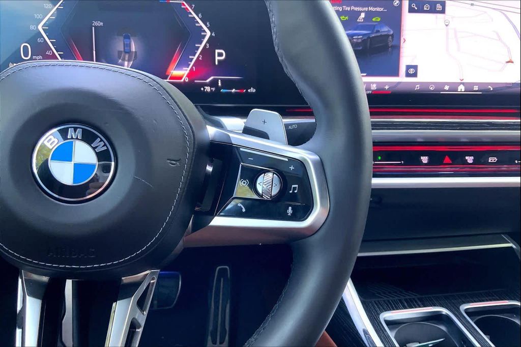 2023 BMW 740 I — миниатюра 24