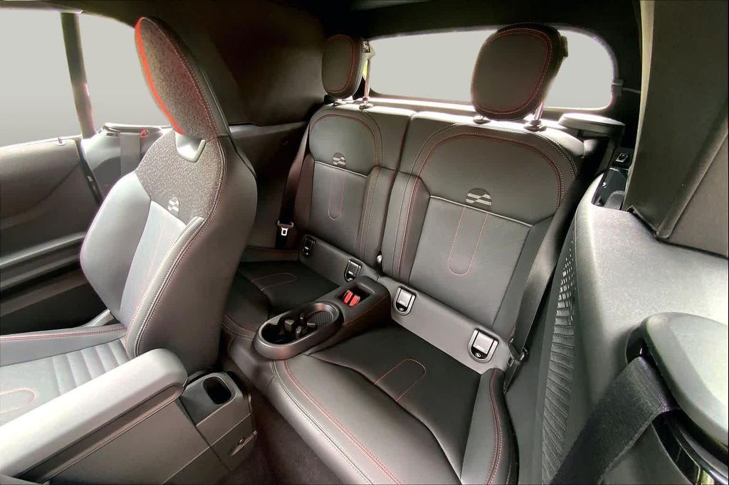 صورة مصغرة 19 لـ 2026 MINI CONVERTIBLE COOPER S