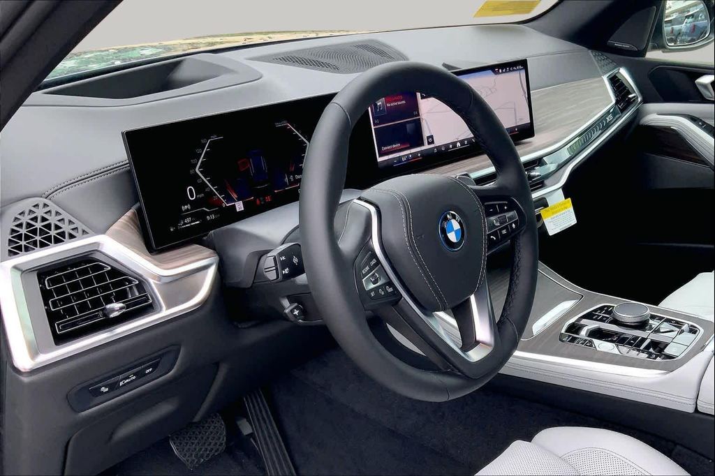 صورة 8 لـ 2026 BMW X5 PHEV XDRIVE50E