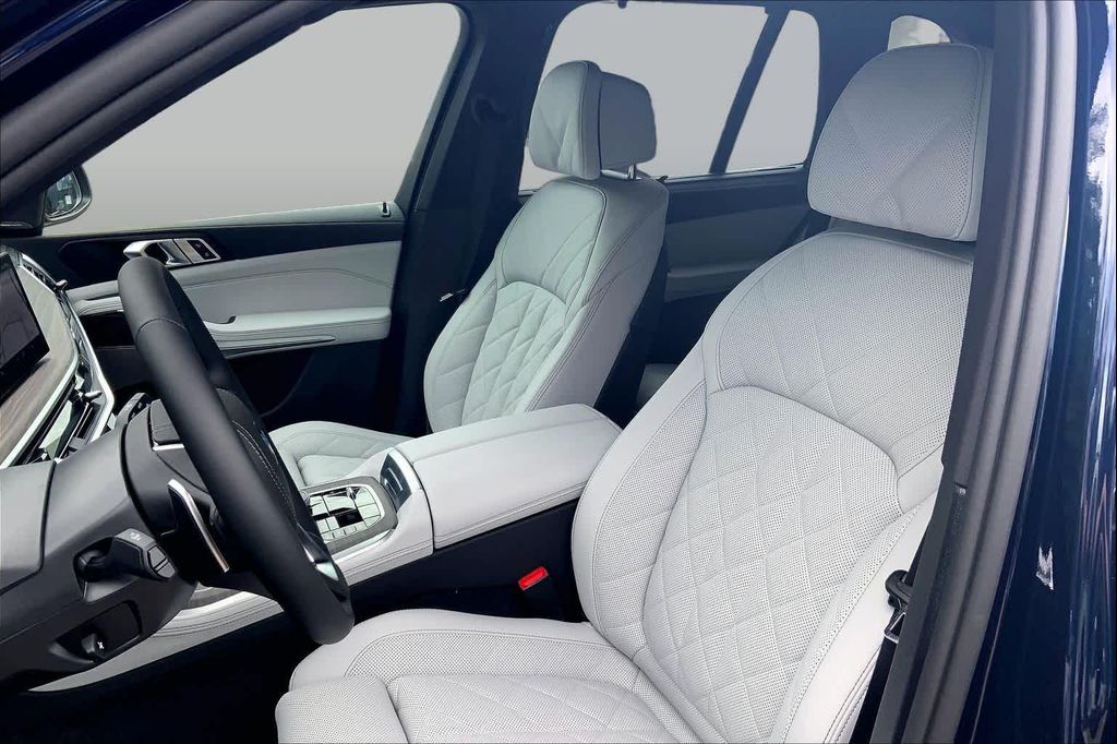 صورة 9 لـ 2026 BMW X5 PHEV XDRIVE50E