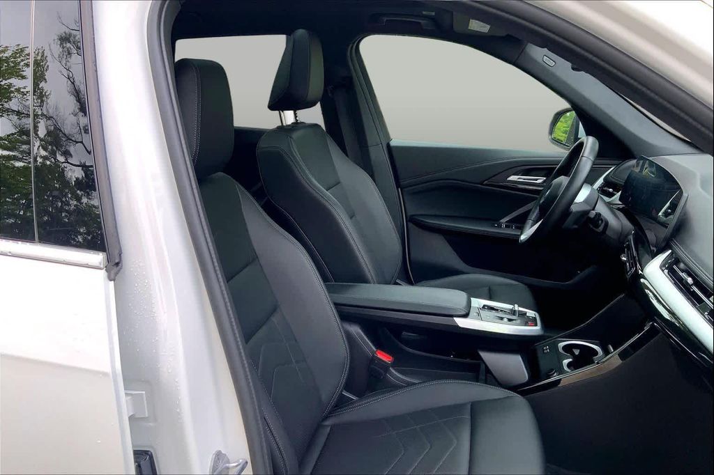 صورة 7 لـ 2024 BMW X1 XDRIVE28I