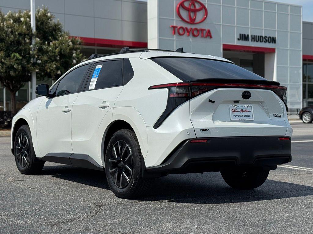 2026 Toyota BZ XLE PLUS — фото 9