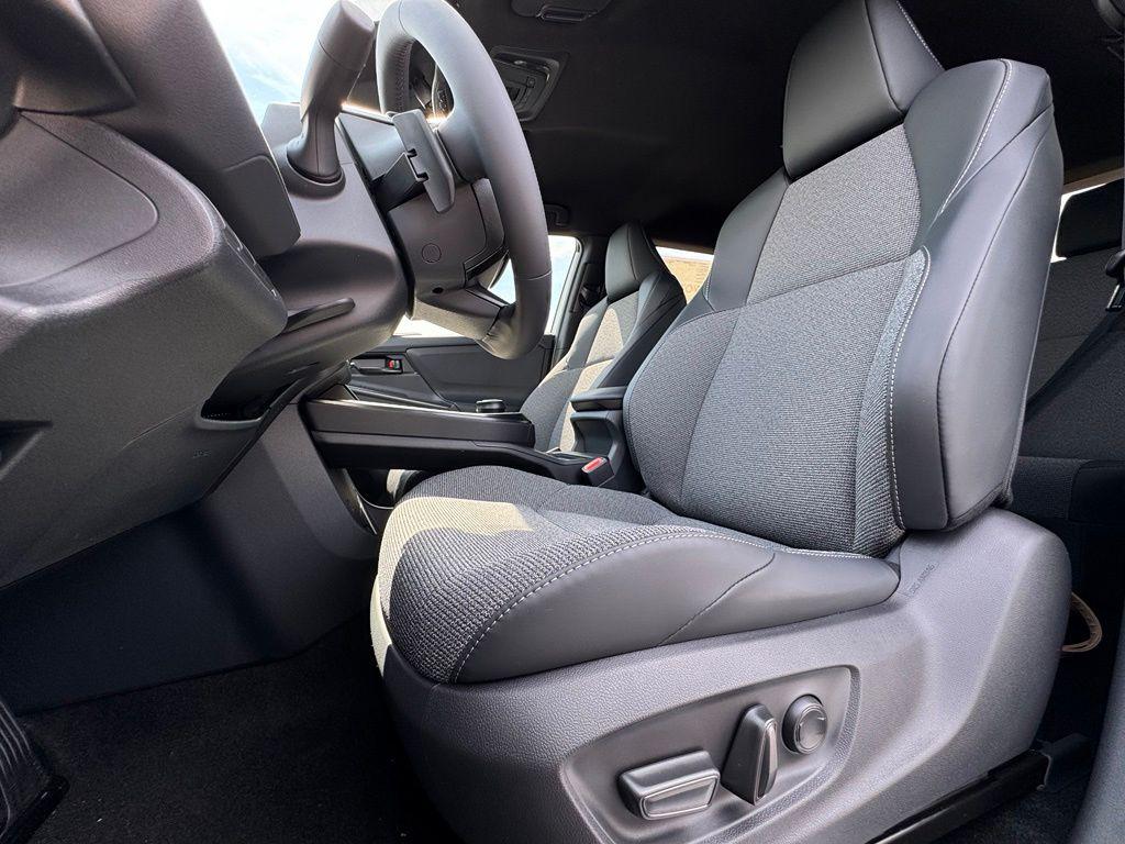 صورة مصغرة 18 لـ 2026 Toyota BZ XLE PLUS