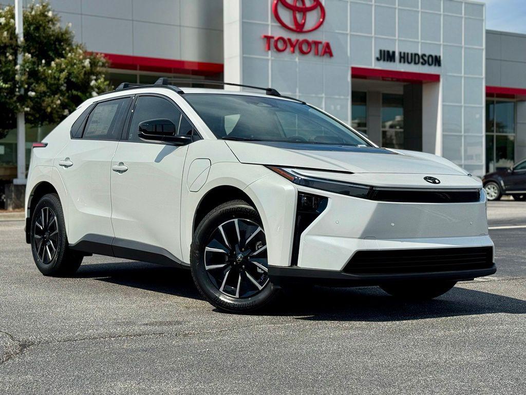 2026 Toyota BZ XLE PLUS — фото 2