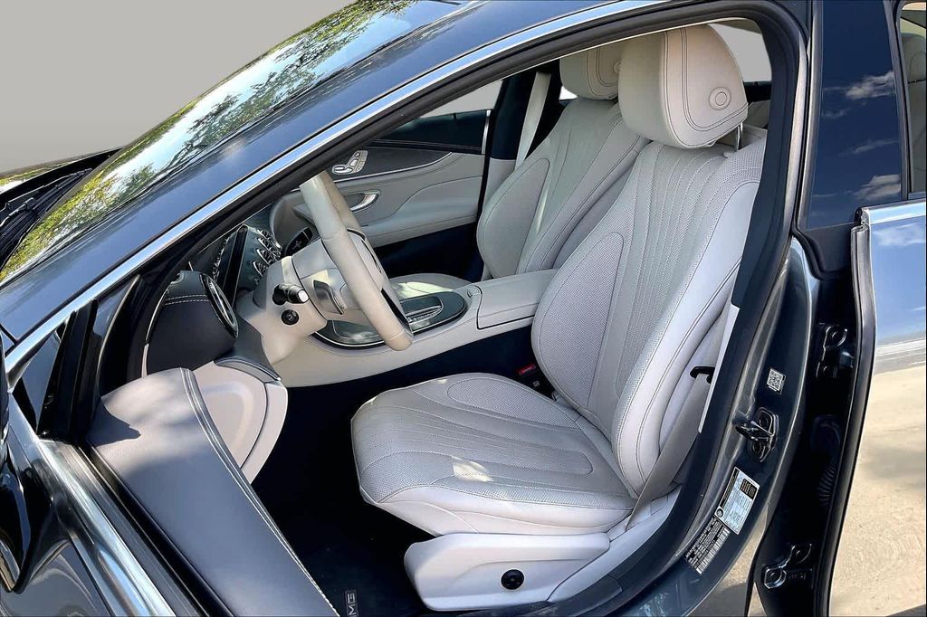 صورة 9 لـ 2023 Mercedes-BENZ CLS