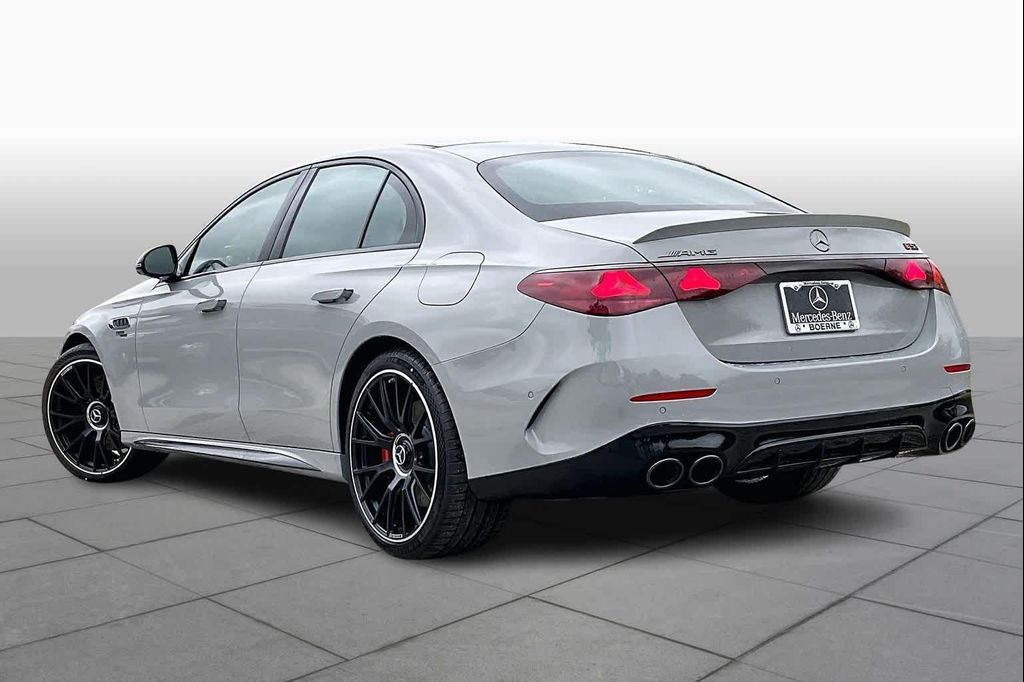MERCEDES-BENZ E-CLASS - 3
