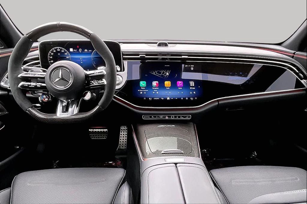 صورة 7 لـ 2026 Mercedes-BENZ AMG E 53 E 4MATIC+