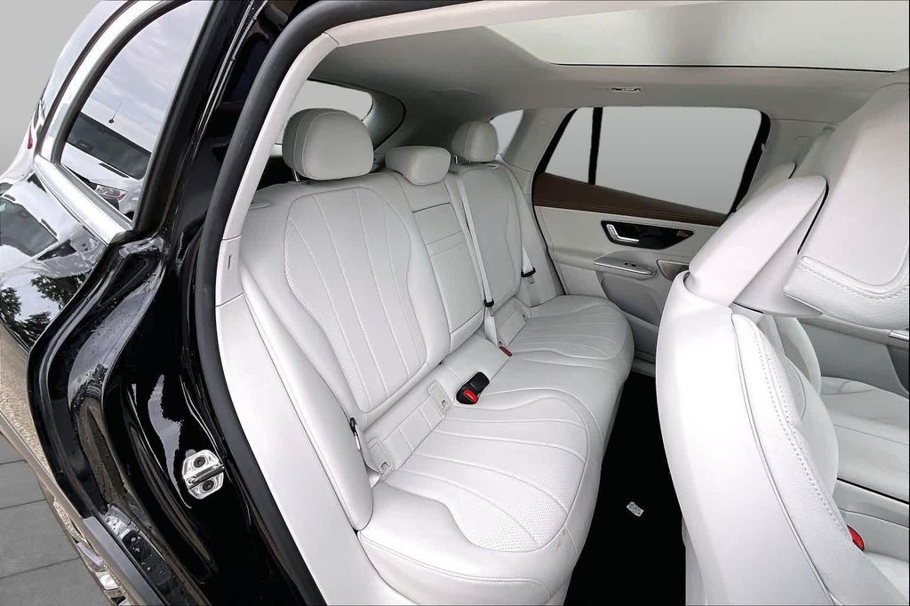 صورة مصغرة 18 لـ 2023 Mercedes-BENZ EQE