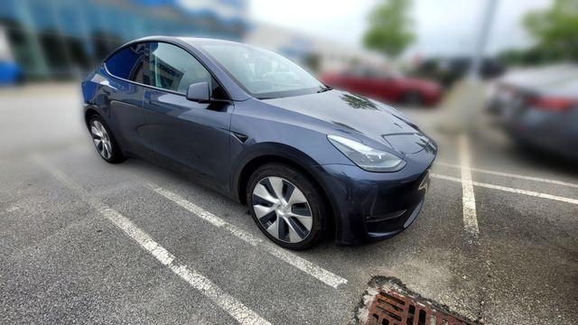 TESLA MODEL Y LONG RANGE - 3