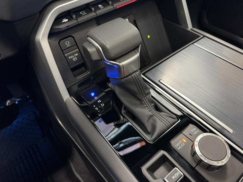 2024 Toyota SEQUOIA PLATINUM — миниатюра 34