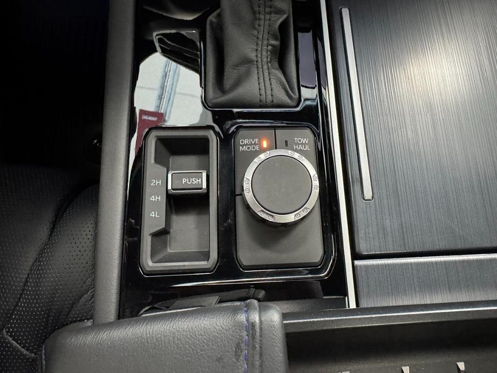 2024 Toyota SEQUOIA PLATINUM — миниатюра 36
