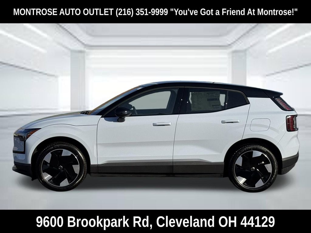 2025 Volvo EX30 PLUS TWIN MOTOR PERFORMANCE, FULLY ELECTRIC — фото 2